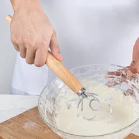Mélangeur de farine de cuisson de lait avec manche en chêne de 13 pouces, mélangeur de farine, tige de mélange de pâte danoise, bobine en acier inoxydable, mélangeur à main, outil de cuisine 1