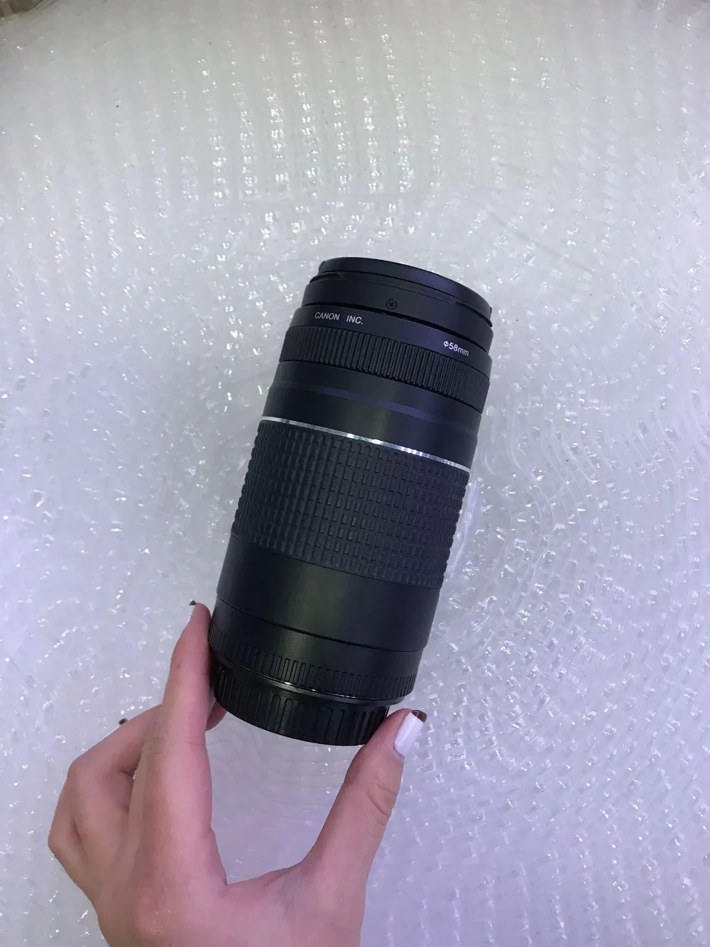 Б/у телеобъектив Canon EF 75-300 мм f/4-5,6 III USM для зеркальных фотокамер Canon