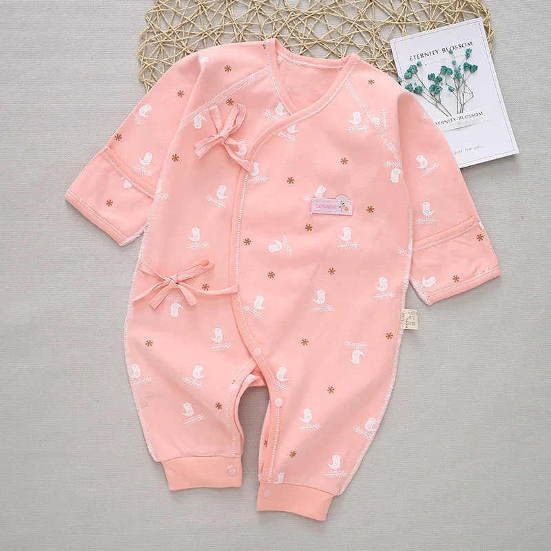 

0-4-Month New Style Bandage Cloth Baby Onesie Cartoon Jacquard Butterfly Romper Newborns Clothes