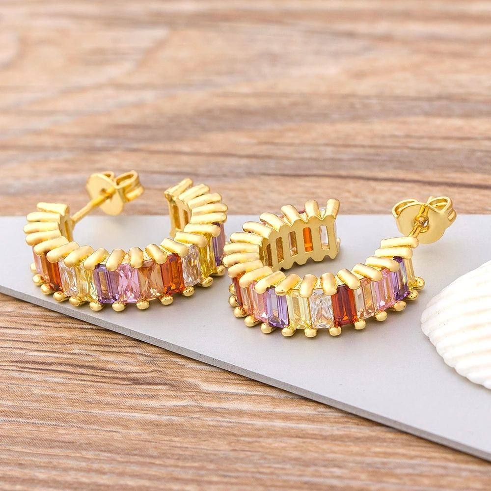 Новинка; Модные Изящные милые сережки в форме Фианит, циркон, кристалл круглые серьги-гвоздики в виде радуги Цвет романтические серьги с надписью Love для Для женщин подарок для девочек