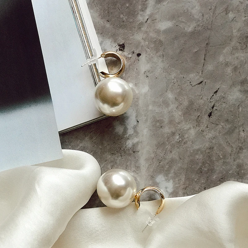 Korean Oversized Pearl Drop Earrings for Women Bohemian Golden Round Pearl Wedding Earrings Jewelry