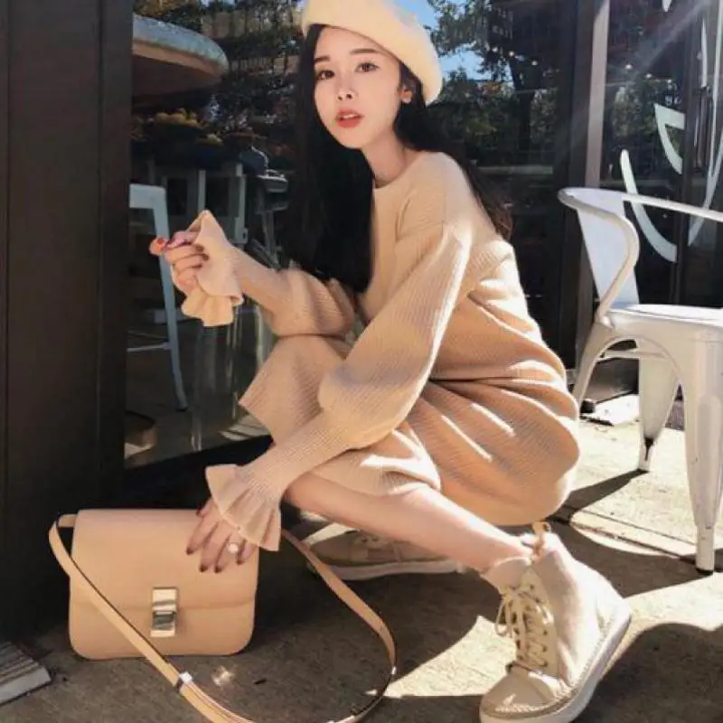 

2019 Autumn Winter Fashion Womens Vintage Trend Flare Sleeve Medium Long Over Knee Dress Womans Casual Slim Knitted Dresses
