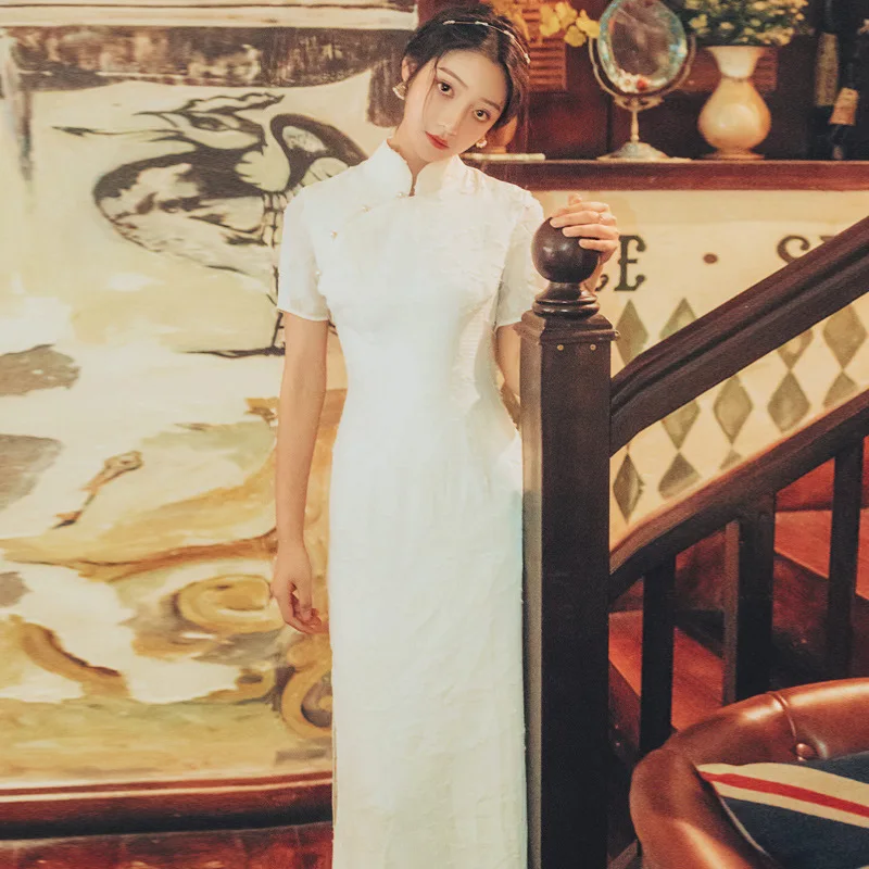 

The Know Know "Two-color Embroidery Classical Long Cheongsam Vintage Improved Mid-length Skirt