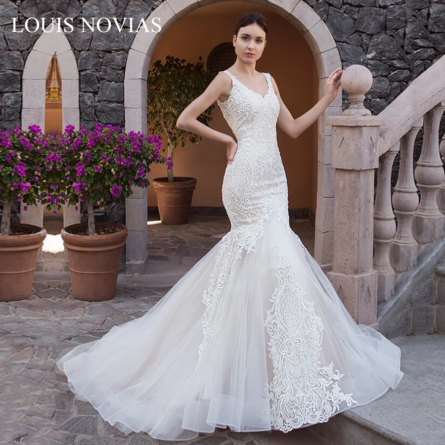 Свадебное платье с юбкой годе Louis Novias кружевное на бретельках глубоким V образным