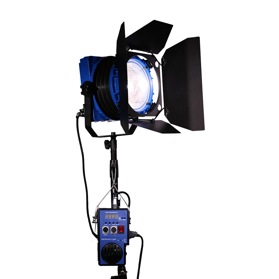 Диммирующий светодиодный светильник ALUMOTECH с френелем 5500K/3200K DMX 512 160W для