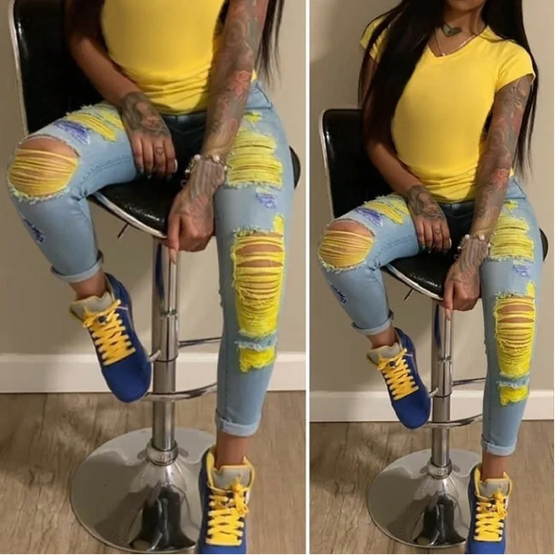 

2020 New Street Trendy Feet Pants Light Color Hole Jeans Women