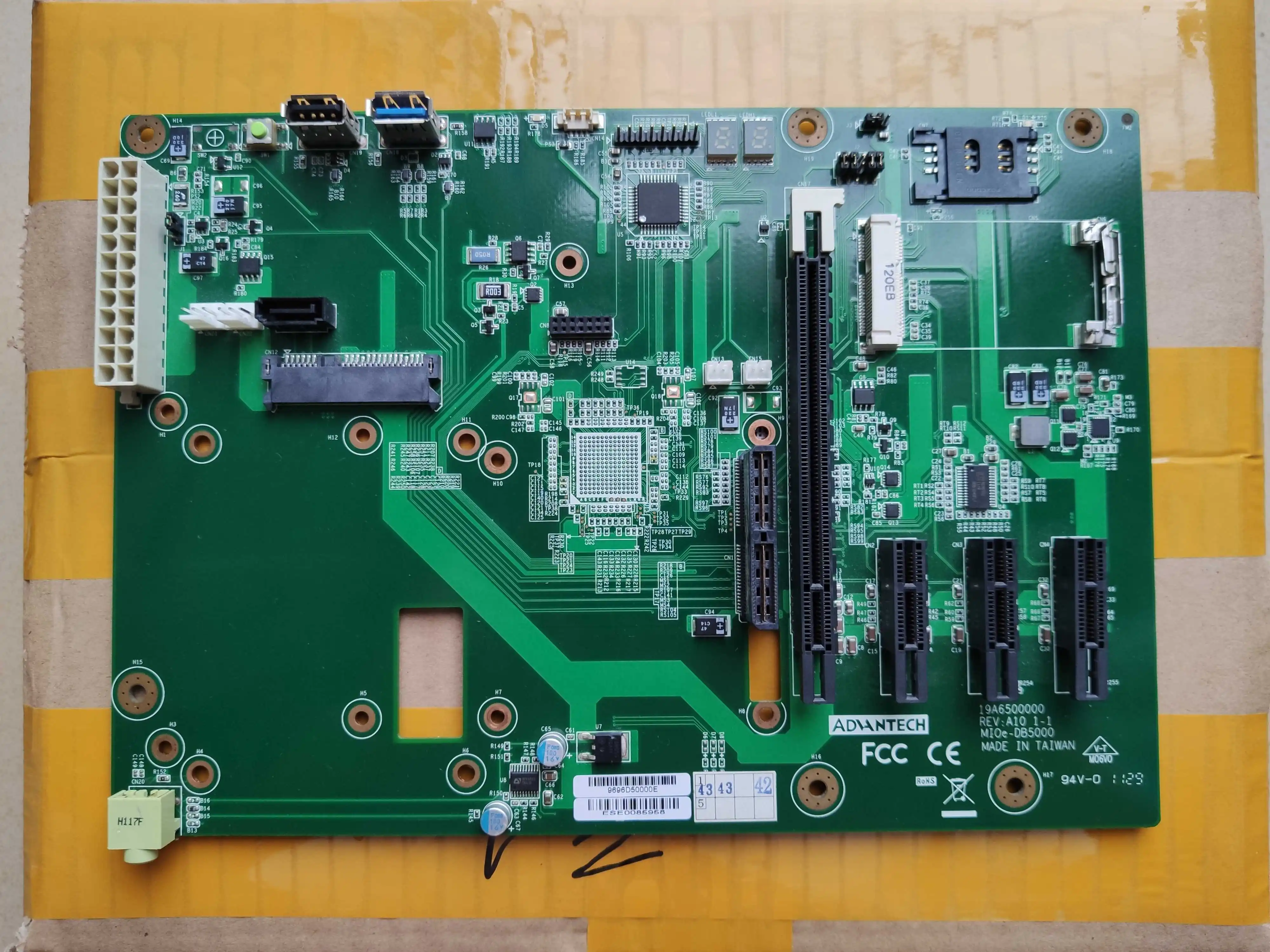 MIOE-DB5000-00A1E x86 макетная плата