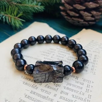 

Pietra Stretch Bracelet with Obsidian Bead / Energy Bracelet / Natural Pietra beaded bracelet
