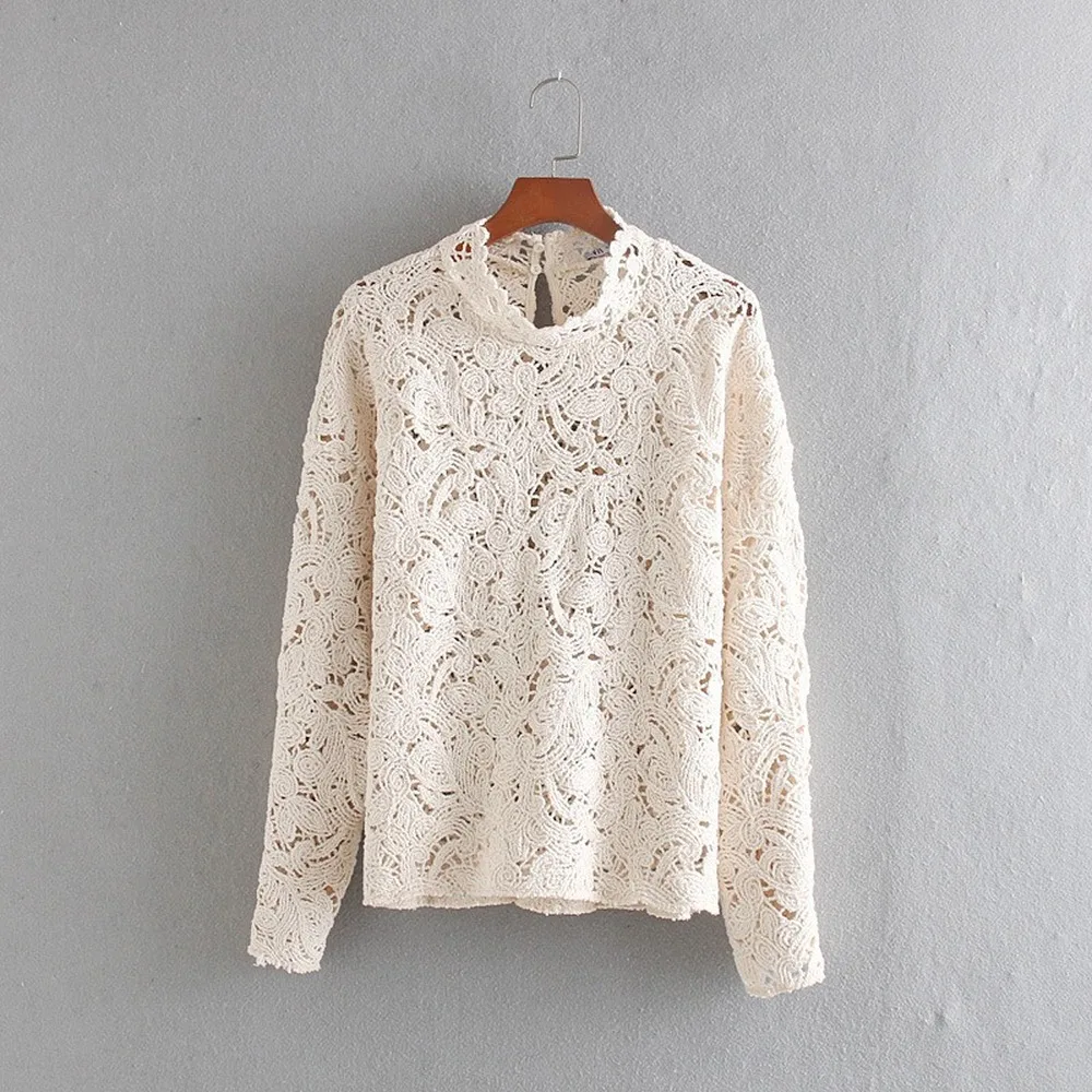 Женская свободная белая кружевная короткая блузка с рукавами лепестками ажурные