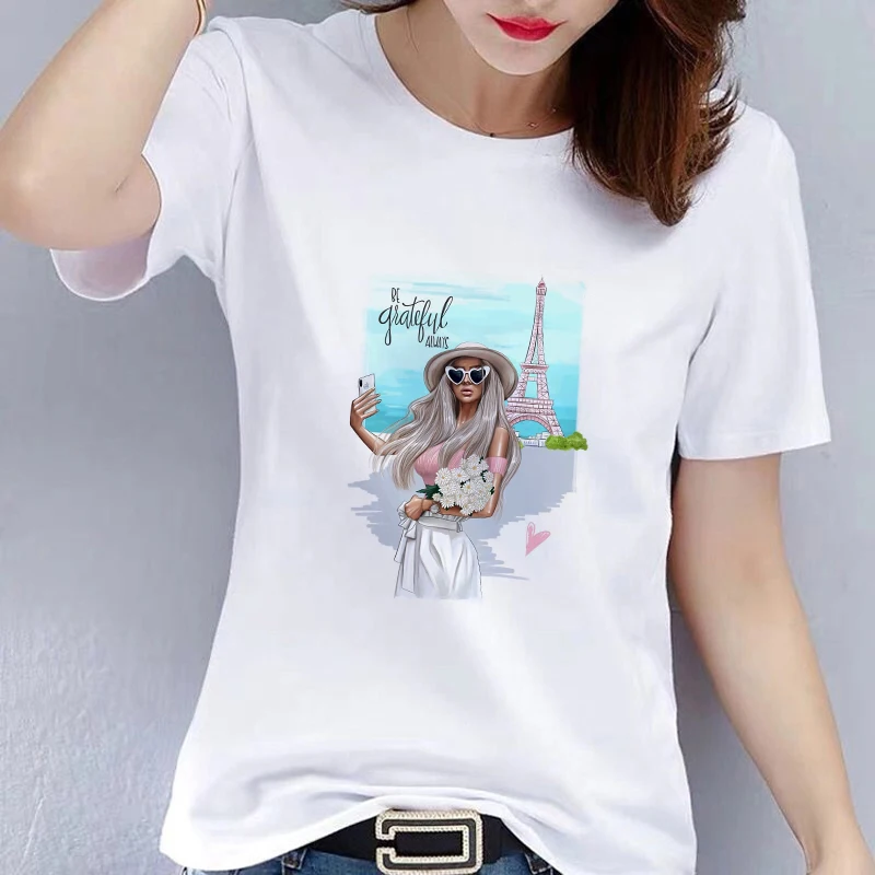 

Casual Fashion T-shirt Sexy Woman T-shirt Long Hair Girl Casual Travel Time T-shirt Trend Simple Chrysanthemum White T-shirt