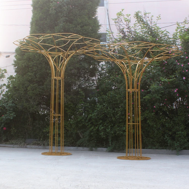 

Wedding simulation tree iron