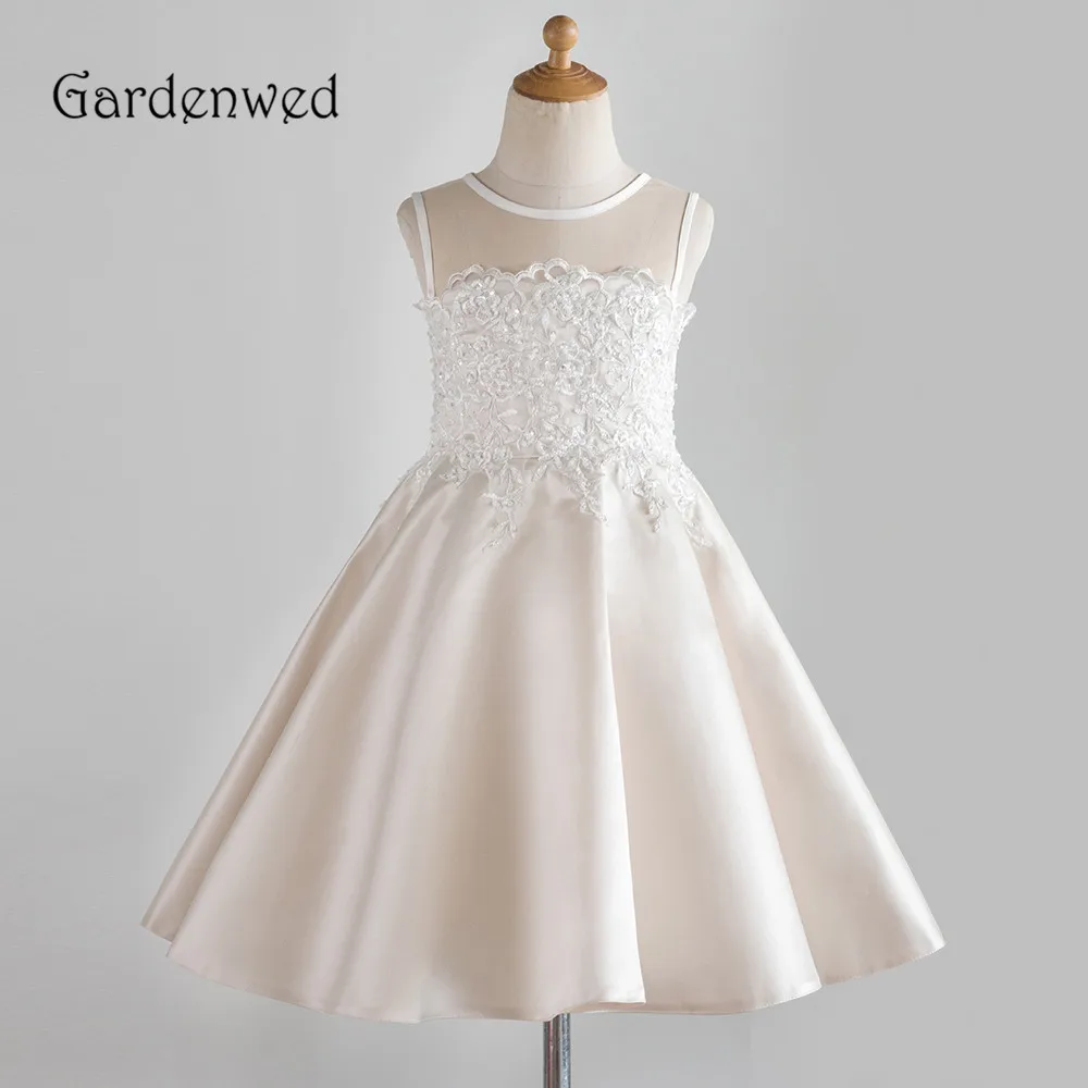 

Gardenwed Ivory Lace Flower Girl Dresses Tulle Appliques First Communion Dress White Ruffles Buttons Beading Baby Gown,Vestidos