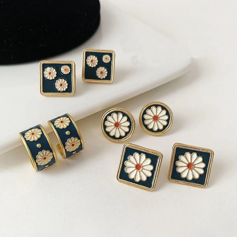 New Korea Fashion Vintage Geometric Flower Stud Earrings for Women Girls kids Wedding Party Personality Gift LS335 | Украшения и