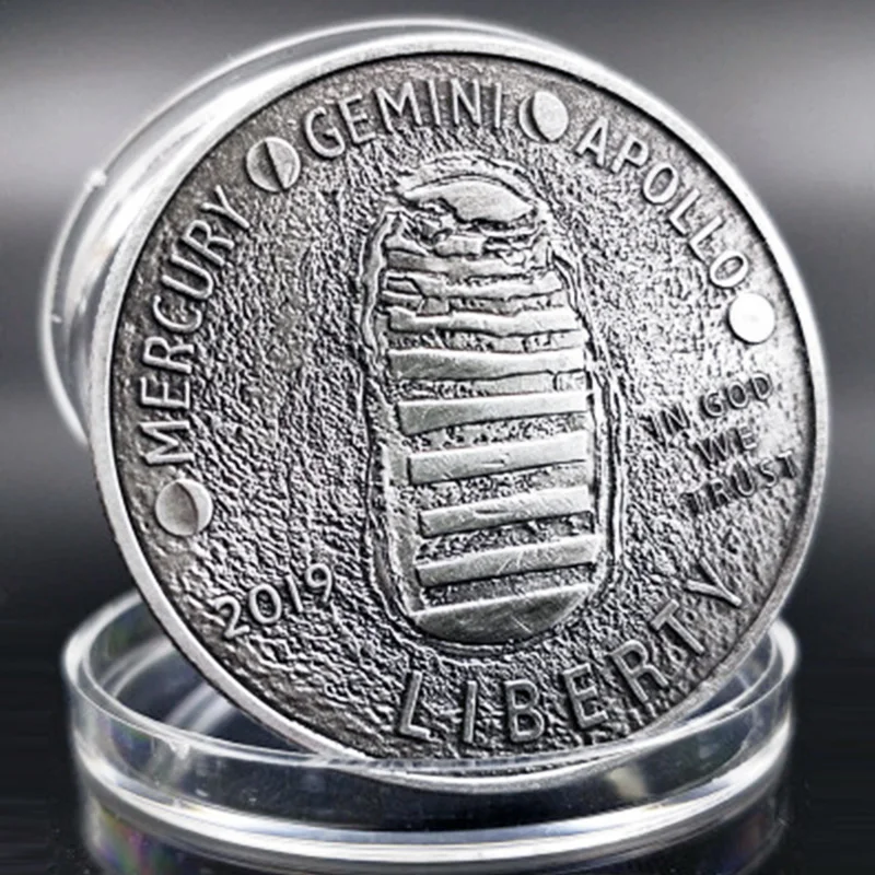 Collection Coin Commemorative Coin Home Decor Badge with Acrylic Box Metal Round Adornment Coin Emulation Game Currency