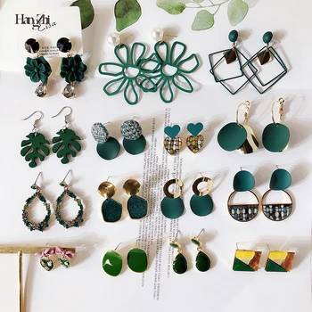 

HangZhi 2020 New Summer Fresh Green Dripping Glaze Resin Metal Love Flowers Abstract Human Face Earrings for Women Hot Jewelry