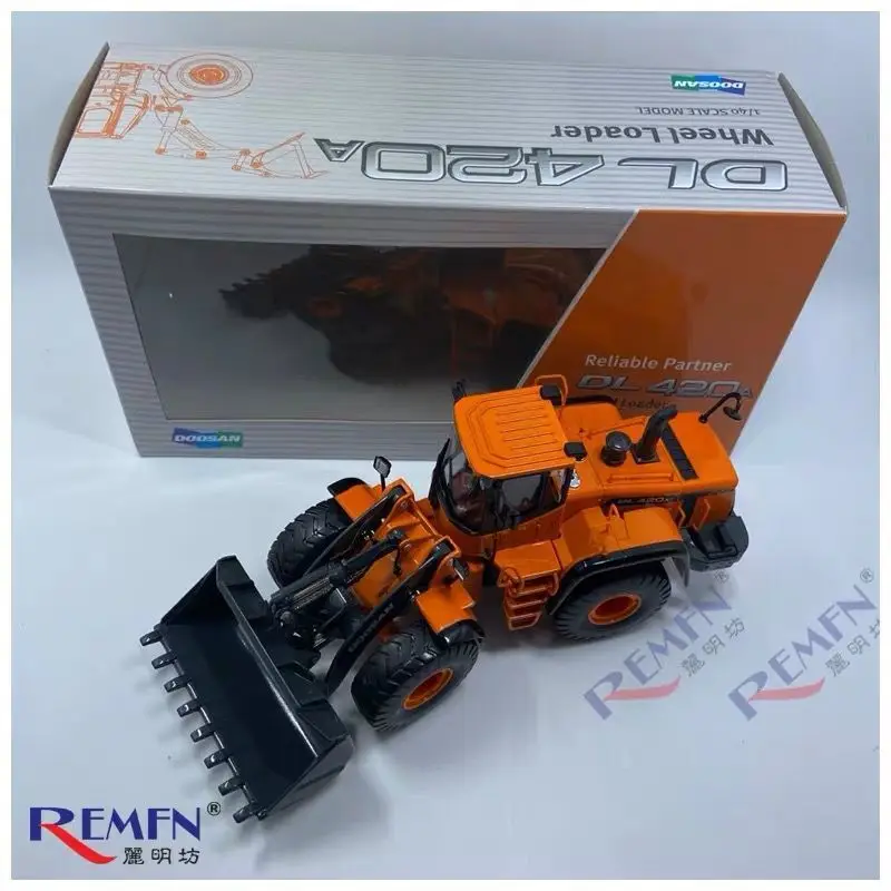 Doosan DL420A колесный погрузчик 1/40 Масштаб литья под давлением модель новая в