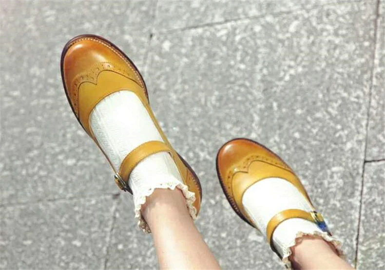 Женские Броги из натуральной кожи; yinzo; женские сандалии на плоской подошве; винтажные Туфли-оксфорды ручной работы с пряжкой; цвет желтый, красный; женские босоножки