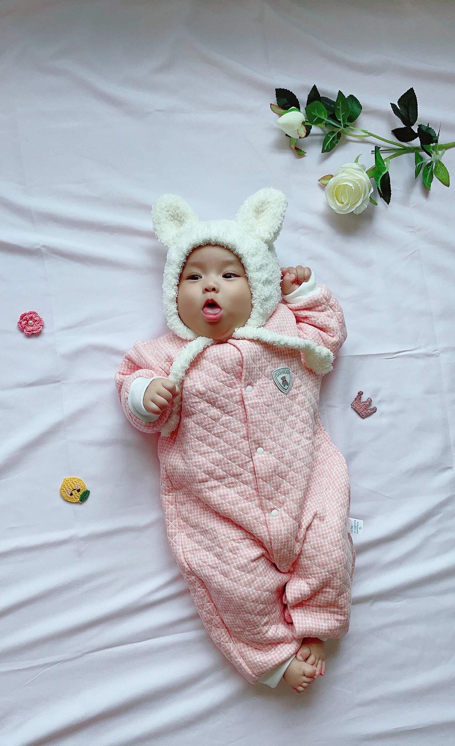 Newborn baby jumpsuit, baby boy and cotton covered foot jumpsuit.