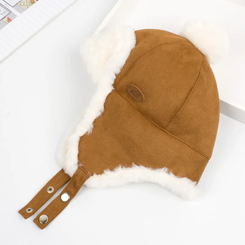 Милая детская зимняя шапка с меховым помпоном для мальчиков; Теплая Шапка; замшевые наушники; утепленная плюшевая шапка для девочек; детская шапочка