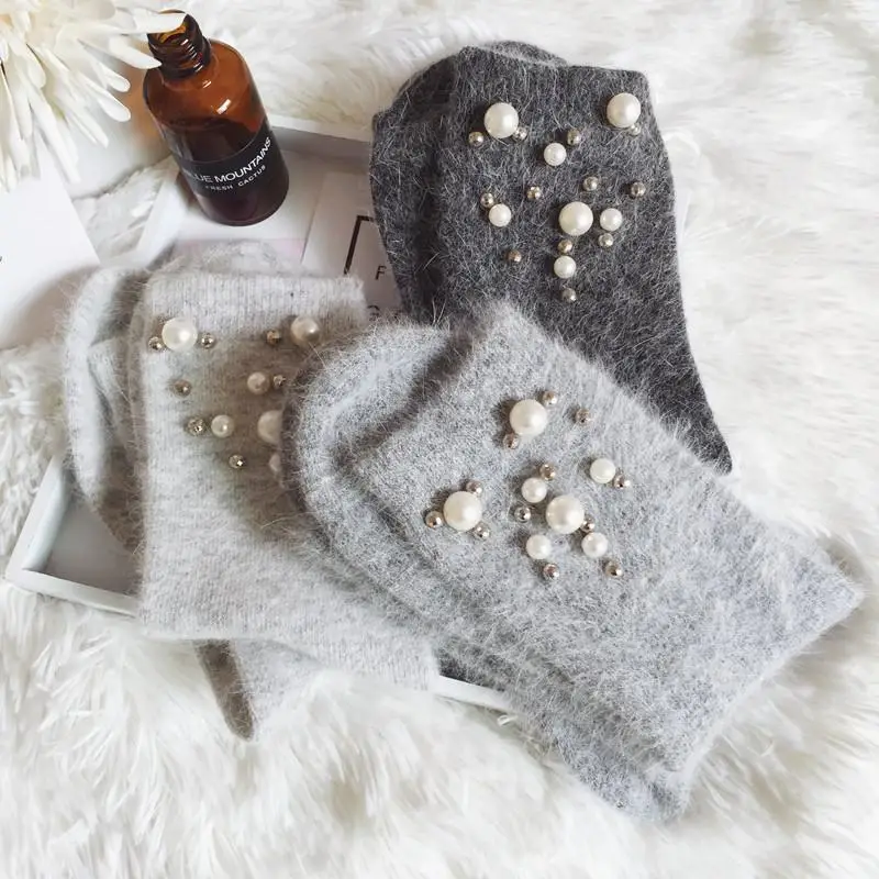 

Arrive Popular Autumn Winter High Quality Handmade Shining Nail Pearl Ladies Wool Socks 10 Color Calcetines Mujer BAC276