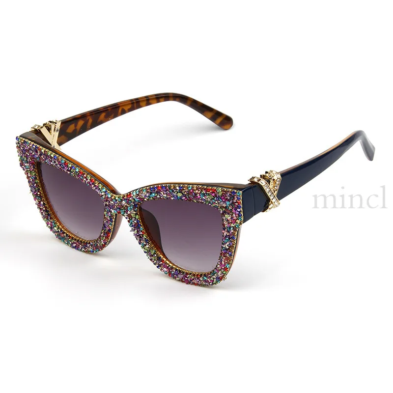 Women Oversized Square Cat Sunglasses Women Diamond New Fashion Brand Designer Black Red Female Sun Glasses UV400 FML - Цвет линз: blue