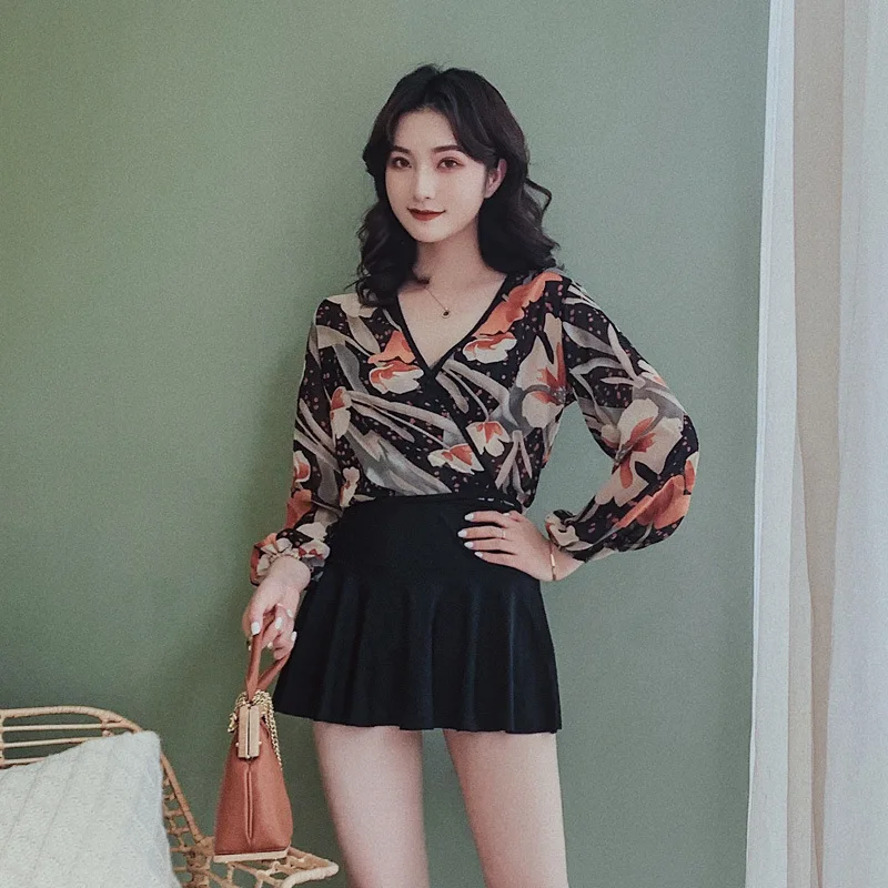 

South Korea Bathing Suit Women's Three-piece Set Graceful Bikini Split Skirt-Conservative Small Bust Gathering Bubble Hot Spring