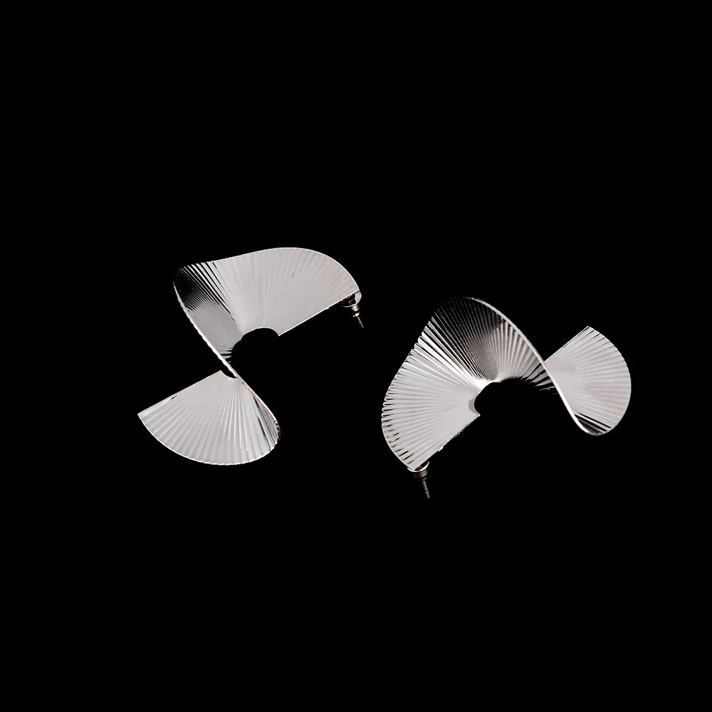 

Fashion Geometry S-Shaped Irregular Metal Fan-Shaped Spiral Earrings Earrings Punk Earrings Jewelry Ladies Charm Jewelry