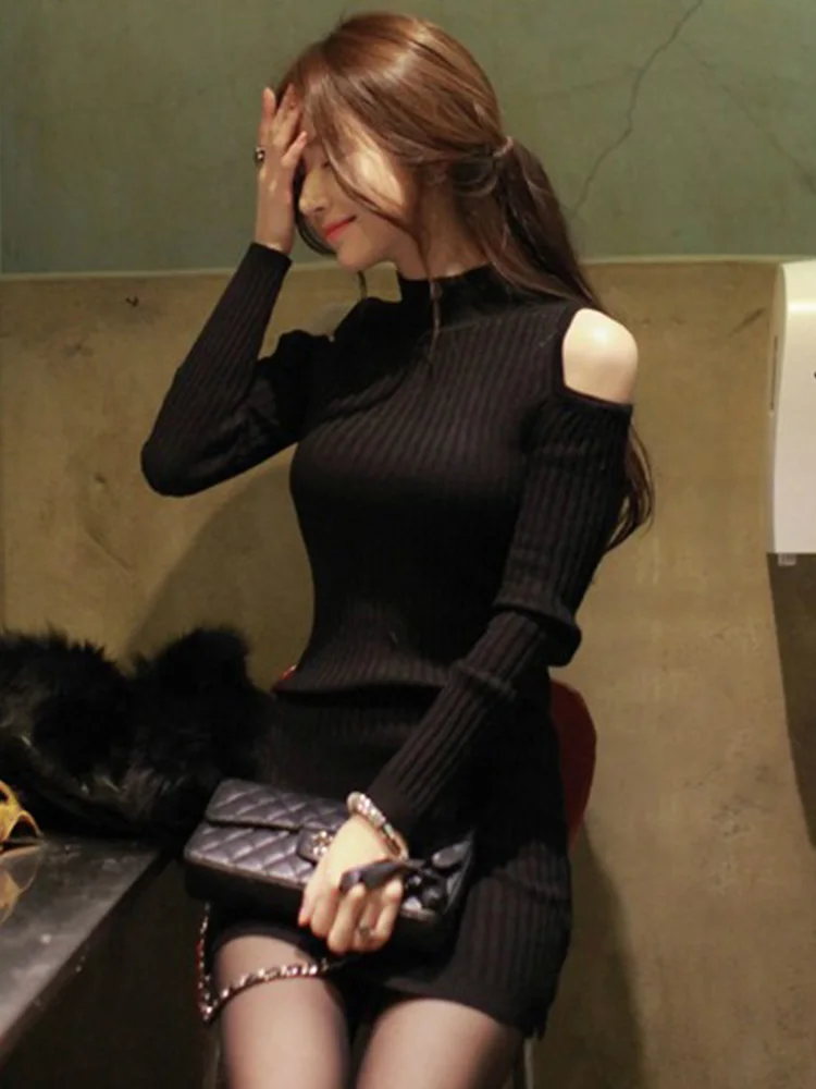 

Black shoulder-bare dress, famous woman's temperament, tightness, skinny buttocks, body-building, spring, autumn and winter sexy nightclub dress Korean version