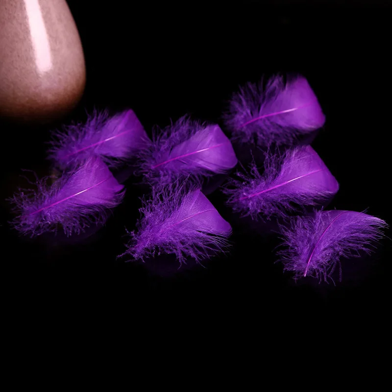 dk Purple 100pcs Перьями 100 шт., размер: 4-8 см «маленький лебедь» шлейфа пушистый красочные натуральные гусиные перья для ремесел платье обрезки для изготовления ювелирных изделий - Цвет: dk Purple 100pcs