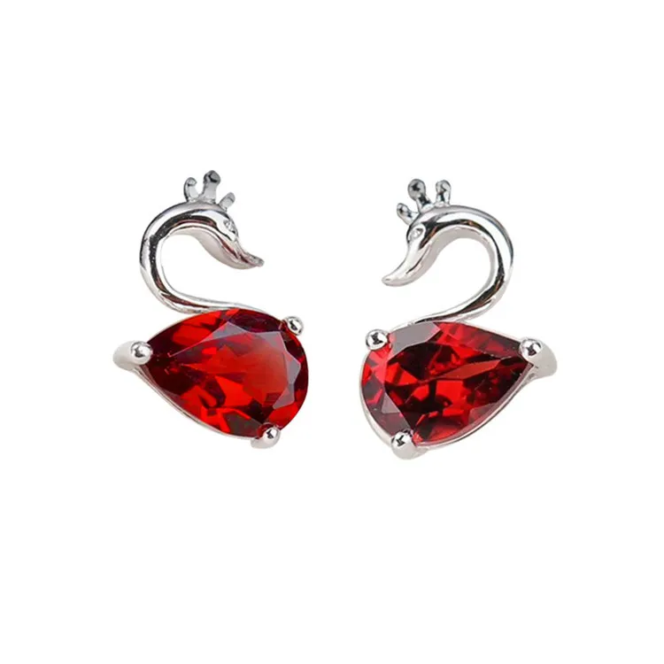 

Fashion Hot Selling Little Swan Gemstone Earrings Accessories S925 Silver Plated 18k Gold with Natural Garnet Ear Stud