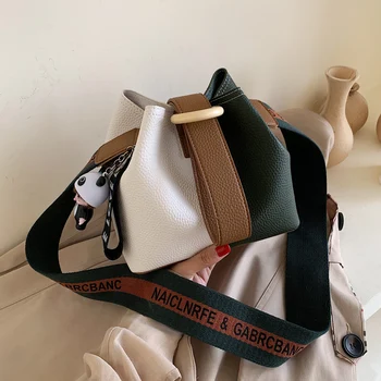 

Red autumn/winter female bag 2020 fashionable new style large capacity bag simple 100 bucket bag