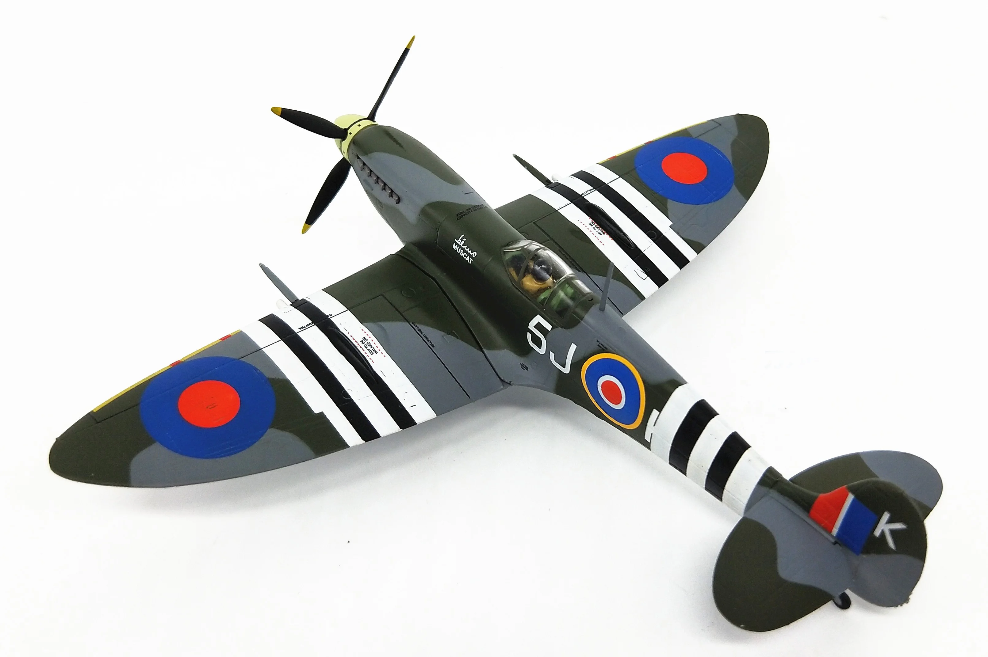 Изысканная 1:72 мировая война II британская MK.IXc NO.126TH squadron 1944 Готовая модель