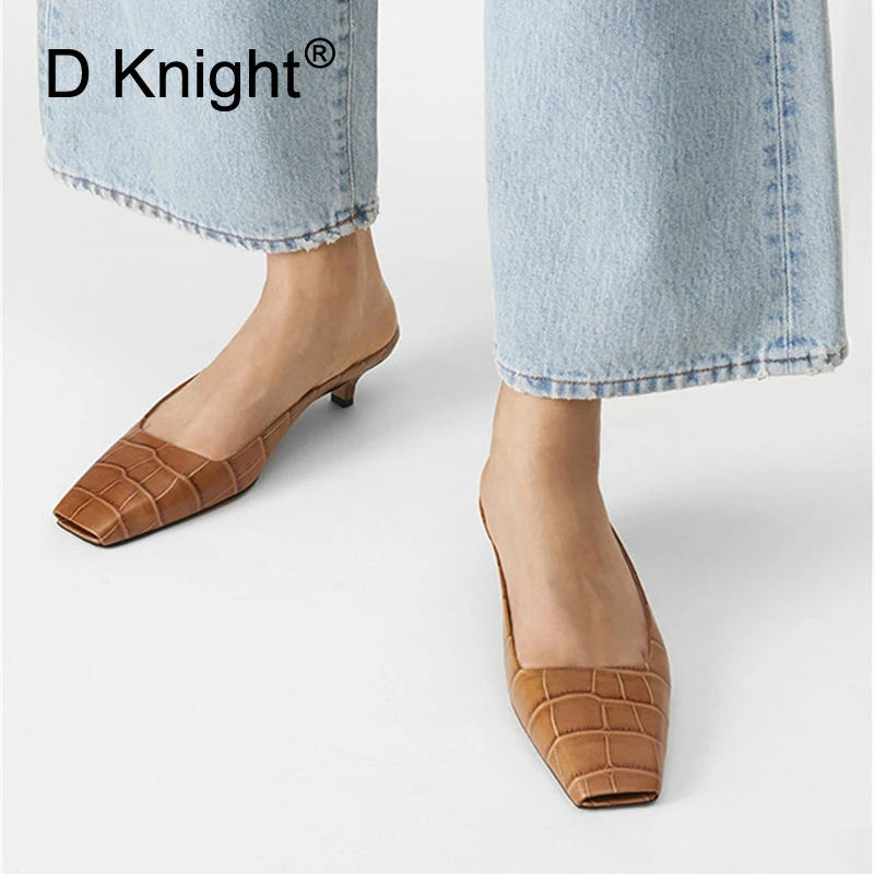 Женские сандалии с квадратным носком на шпильках в стиле ретро маленьком каблуке