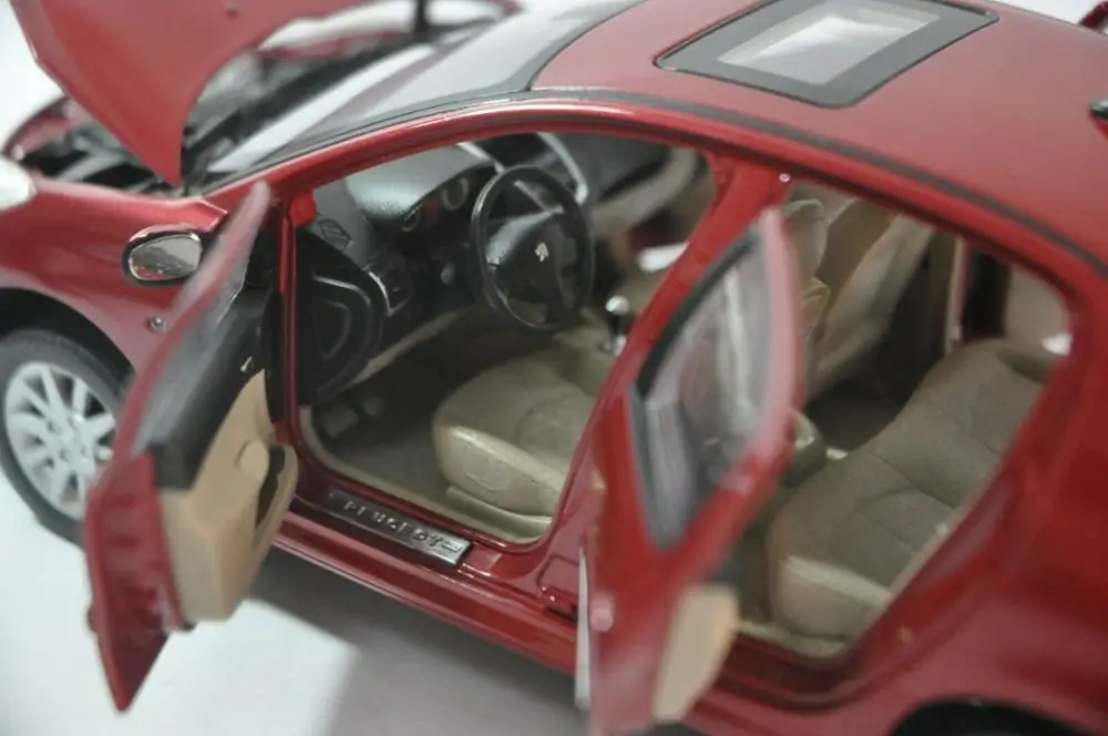 1:18 литая под давлением модель для peugeot 207 красный хэтчбек игрушечный автомобиль миниатюрная коллекция подарки горячая Распродажа Altis