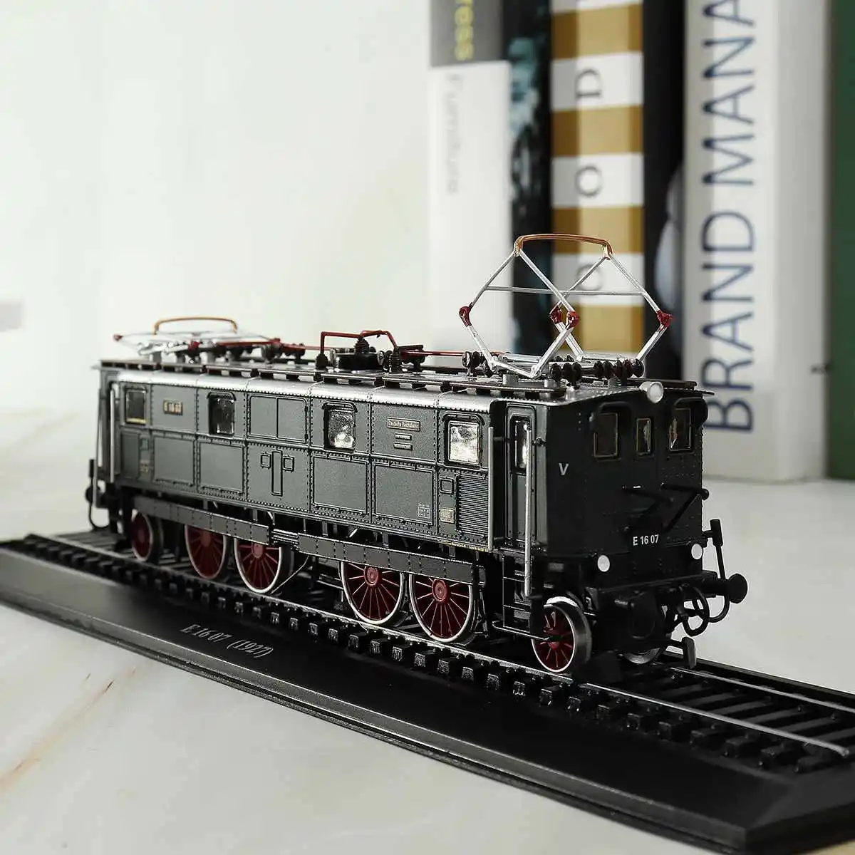 Новинка 1: 87 Ретро модель поезда E16 07(1927) Паровая модель поезда детские игрушки подарки высококачественный каучук