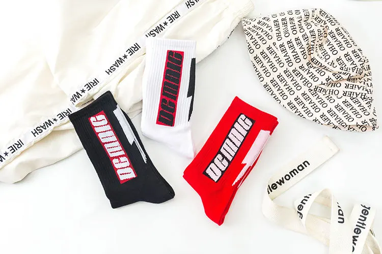 Harajuku Men's Sock ship hop Cool Funny Skate Socks New Fashion personality lightning letter Casual Men Long Crew Cotton socks