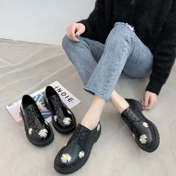 

British retro small daisy platform shoes 2020 new round head lace up ins tide college style wild shoes