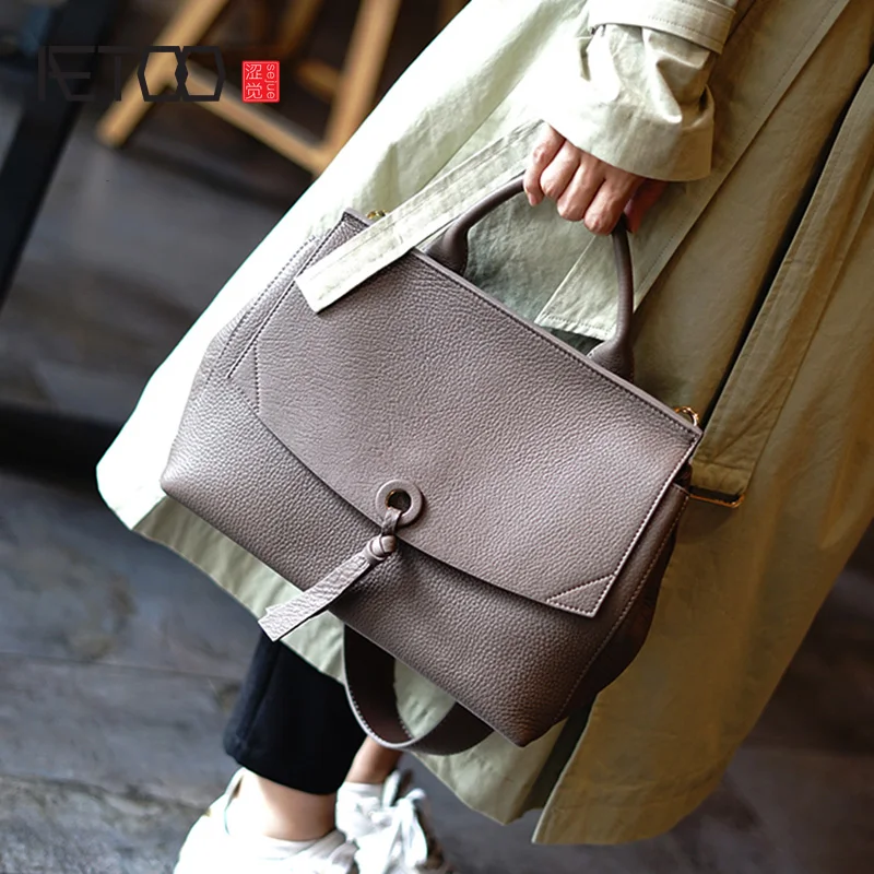 

BJYL New port Wind retro head soft cowhide handbag, wide shoulder with commuter flip-shoulder oblique strap female bag
