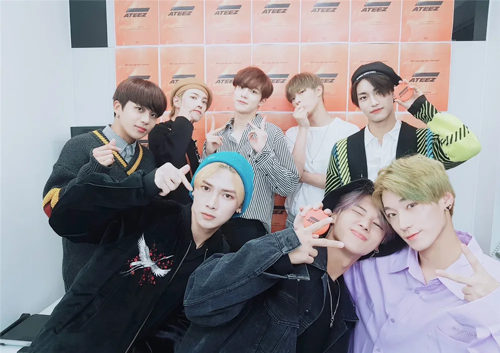 Ateez музыкальной группы Плакаты Wall Art Печать глянцевая бумаги Спальня украшения дома арт марки