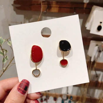 

Golden Zinc Alloy RED Blue Black Enamel Brand Fashion Charm Women Earrings Asymmetric Party Brincos oorbellen voor vrouwen