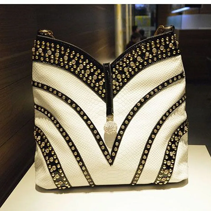 

New Fashion Diamond Women's Handbags Patent Leather Crossbody Shoulder Bags Rhinestone Large Capacity Package Messenger Bags