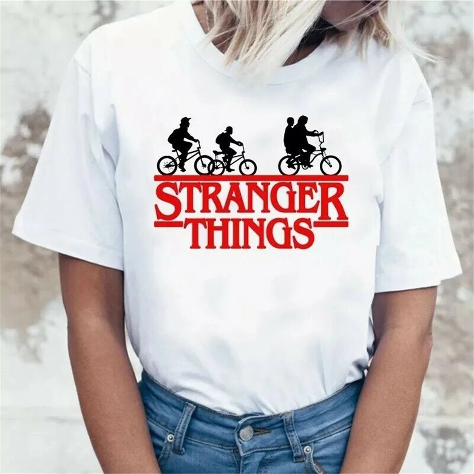 Футболка Stranger Things Femme с логотипом серия Коллекция Saison 3 Netflix? По индивидуальному