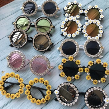 

Gorgeous Women Sunglasses Crystal Diamond Handmade Round Eyewear UV400 Mirror Lens Flower Design Summer Sun Glasses