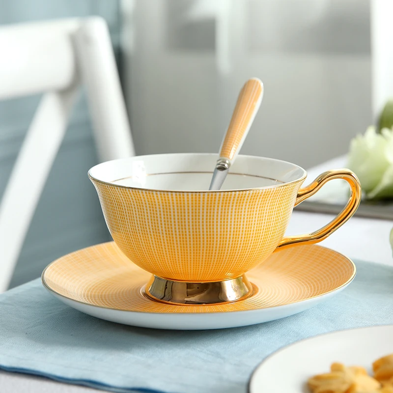 Европейская чашка для кофе набор костяной фарфор золотой край креативный простой керамический бытовой кружки тарелка день Камелия чашка - Цвет: O
