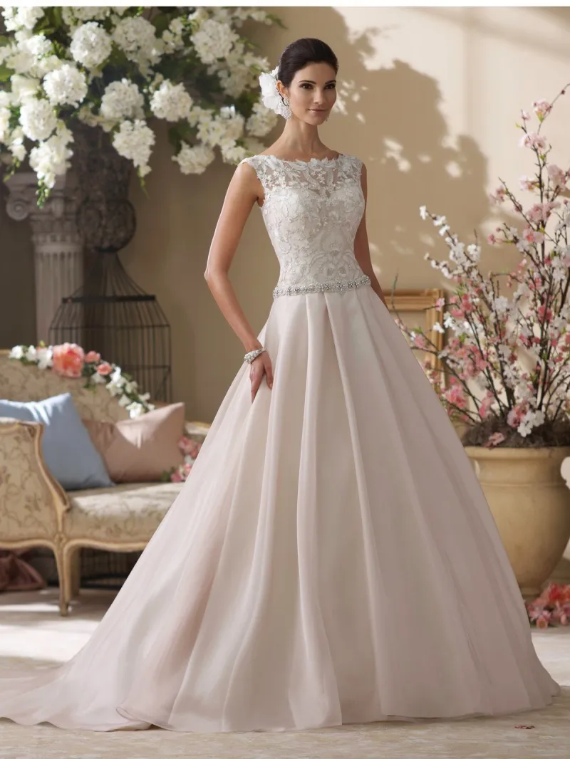 

2018 New Arrival vestido de noiva Sleeveless Covered Button Lace Applique Court Train Bridal Gown mother of the bride dresses