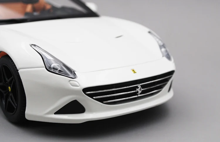 JZ) Bburago, 1/18, 1:18, Ferrari California T, спортивный гоночный открытый автомобиль, литье под давлением, модель, игрушка на день рождения для детей, мальчиков и девочек