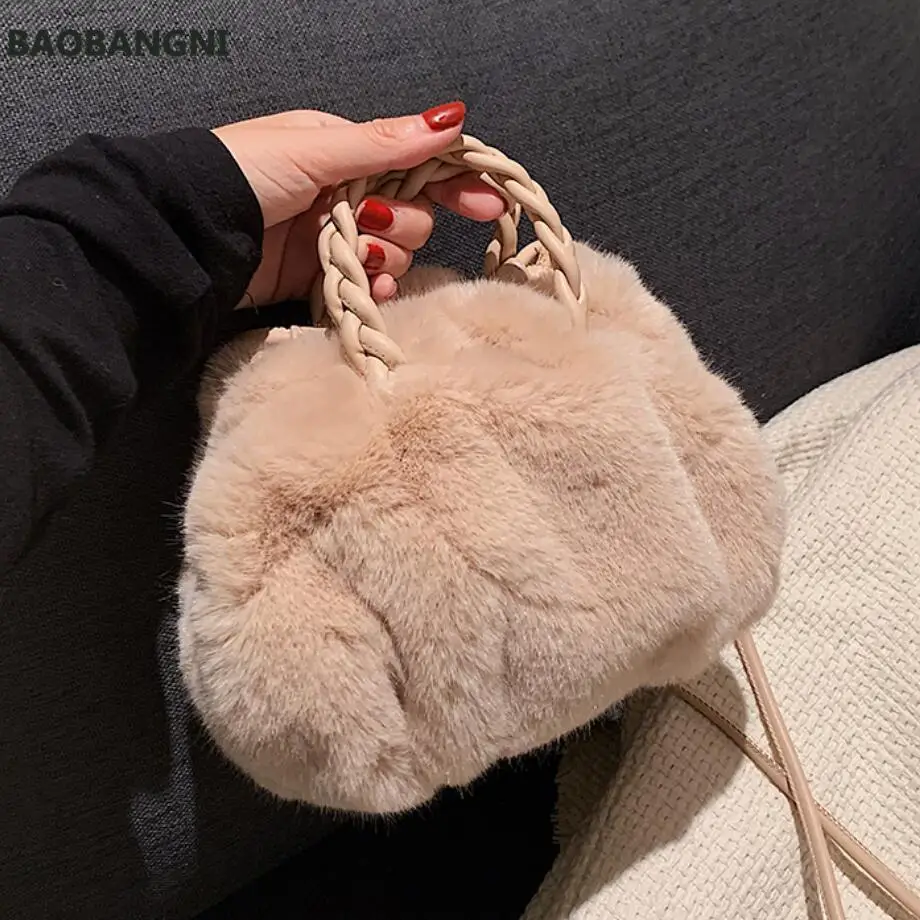 

Faux Fur Totes With Woven Handle Winter New High-quality Soft Plush Women's Designer Handbag Travel Shoulder Messenger Bag