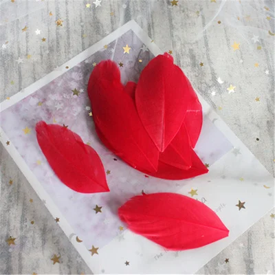 red 50pcs Натуральные 50 шт. 4-8 см гусиные перья разных цветов для рукоделия, рукоделия, украшения для свадебной вечеринки, аксессуары, свадебное украшение - Цвет: red 50pcs