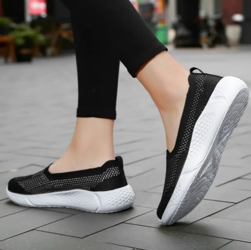

LEOSOXS 2020 Women 's Sneakers Summer Flat Bottom Breathable Walking Shoes Mesh Casual Slip-on Lightweight Shoes 35 - 42 Size