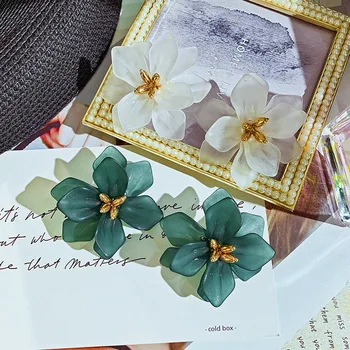 

2020 European and American Retro Personality Fashion Temperament Wild Exaggerated Flowers S925 Silver Needle Earrings Female